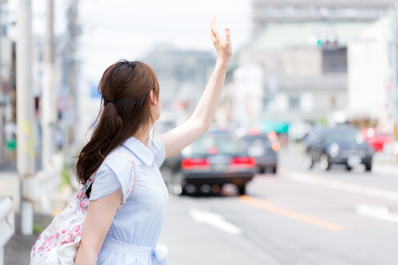 タクシー乗り場と手前にいるお客さんはどちらが優先なの 徹底解説します たくのり