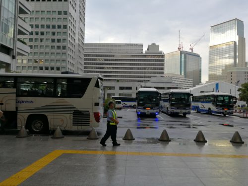 日本橋口を出た所